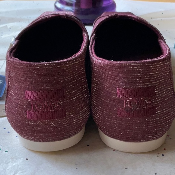 🪸TOMS BURGUNDY GLIMMER SHOES 🪸 - Picture 13 of 16